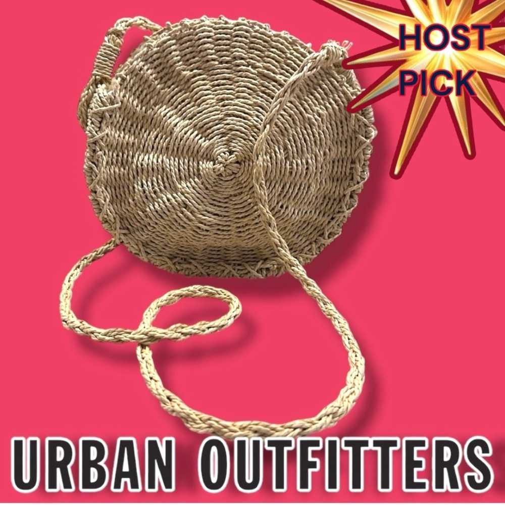 🎉HP🎉EUC Urban Outfitters Round Woven Shoulder Bag in Natural. One Size